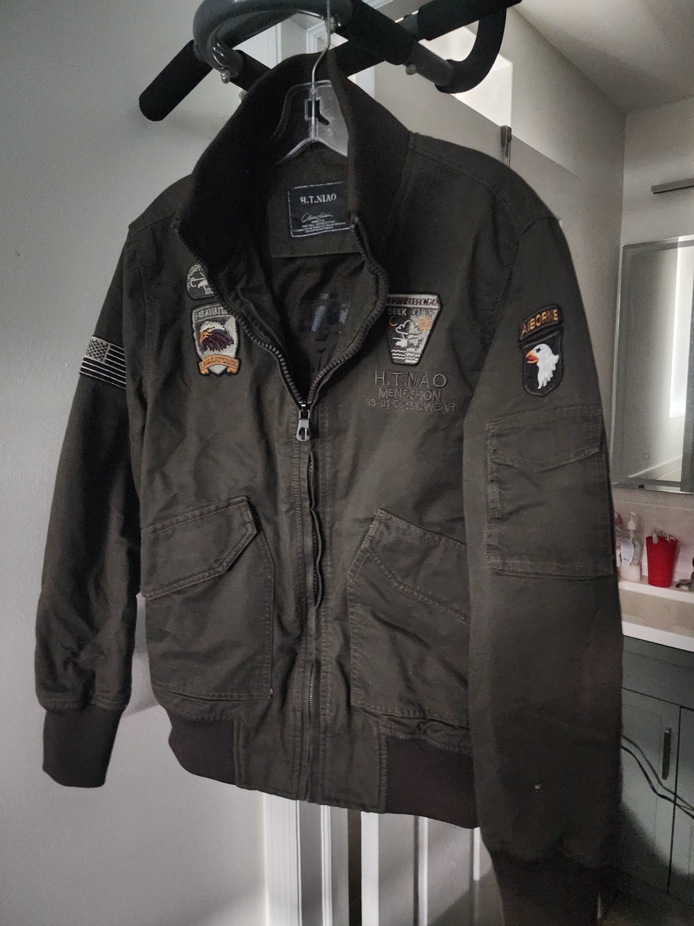 Men's Military-Inspired Olive Field Jacket with Patch Accents